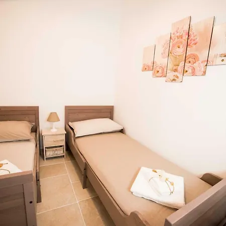 Lägenhet La Dimora Della Sarta *